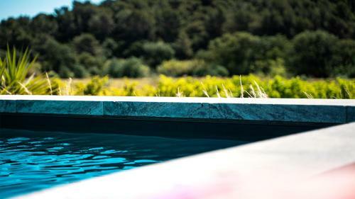 Sous Les Pins