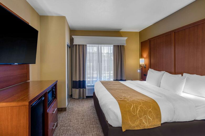 Hotel Comfort Suites Marshall