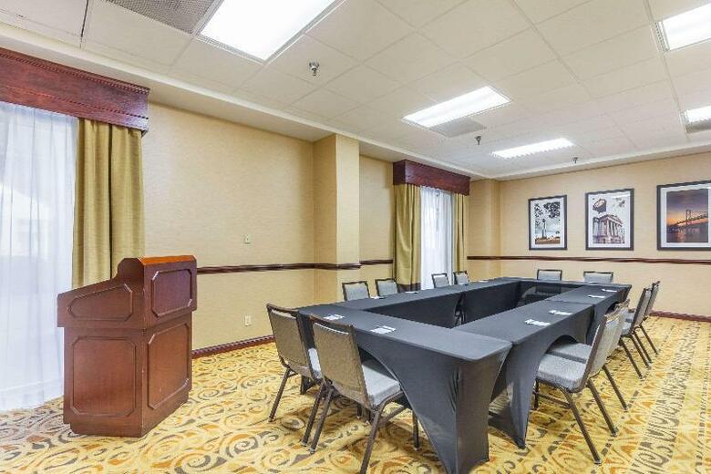 Hotel Comfort Suites Chesapeake