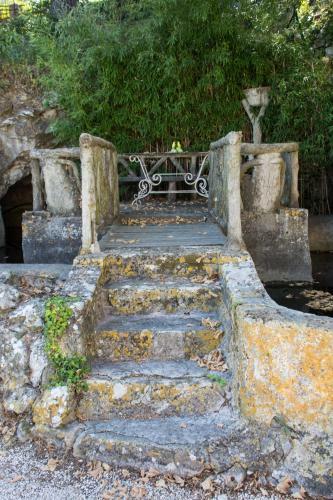 Aux Oiseaux de Provence - Locations de Vacances � Lambesc Centre