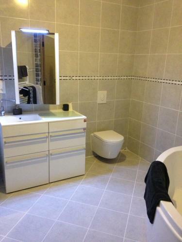 13 Rue Du Perr� Maison de Vacances