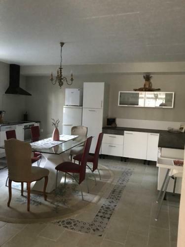 13 Rue Du Perr� Maison de Vacances