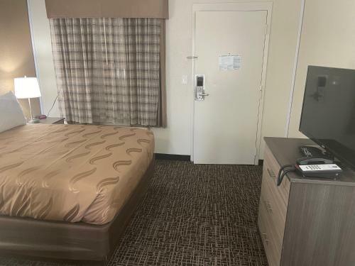 Hotel Quality Inn & Suites