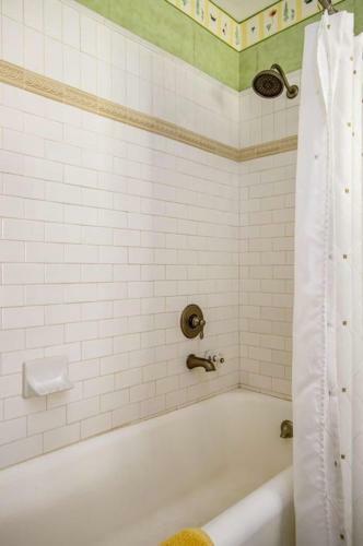 Hostal Knollwood Manor