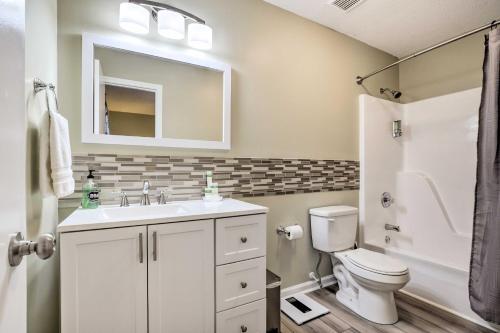 Bright, Updated Home About 1 Mi To Dtwn Raleigh!