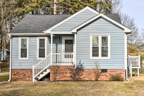 Bright, Updated Home About 1 Mi To Dtwn Raleigh!