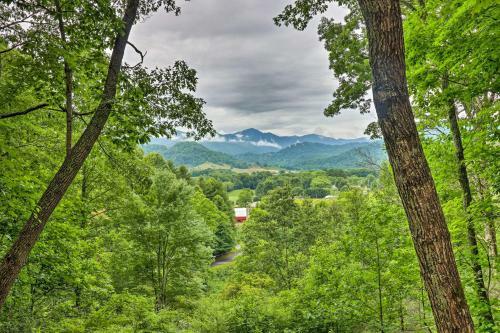 Secluded Home With Stunning Maggie Valley Views!