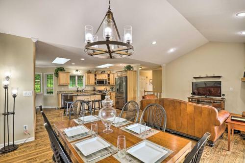 Spacious Home Less Than 8 Mi To Main Street And Hikes