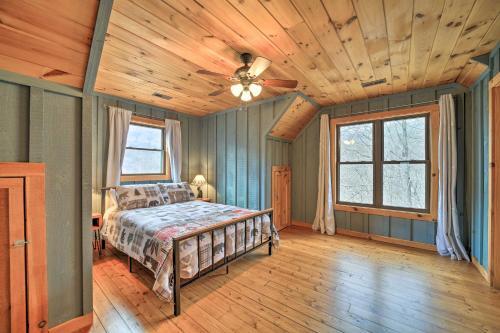 Waynesville Mountain Top Retreat With Decks!