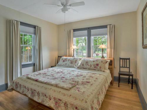 123 Great Location. Beautiful. Spacious And Cozy. Full Kitchen/grill. Love!