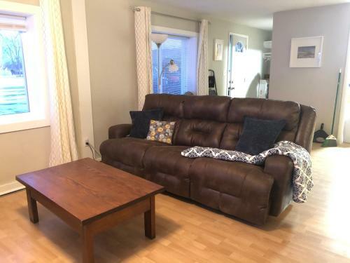 Burrel Avenue Apartments