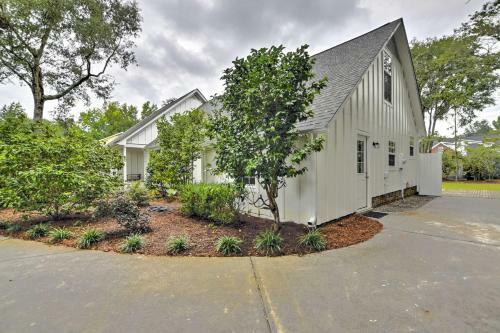 The Intracoastal Hideaway 4 Miles To Beach!