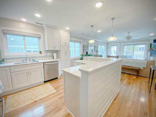 Bare Feet Retreat By Sea Scape Properties