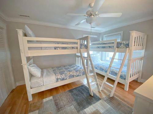 Bare Feet Retreat By Sea Scape Properties