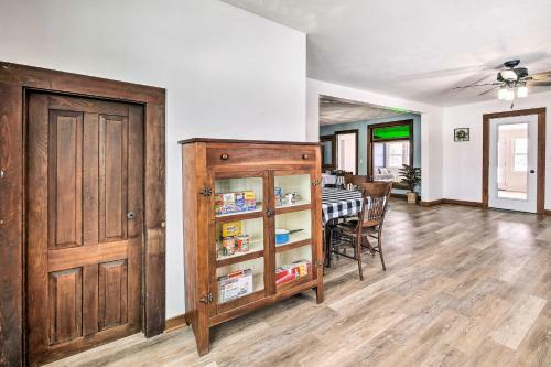 Inviting Ashland Farmhouse 7 Mi To Downtown!