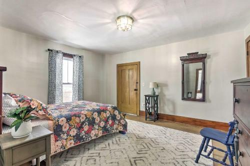 Inviting Ashland Farmhouse 7 Mi To Downtown!