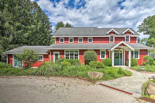 Athens Homestead With Yoga Studio And Garden!