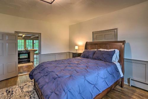 Timeless Winesburg House With Private Balcony