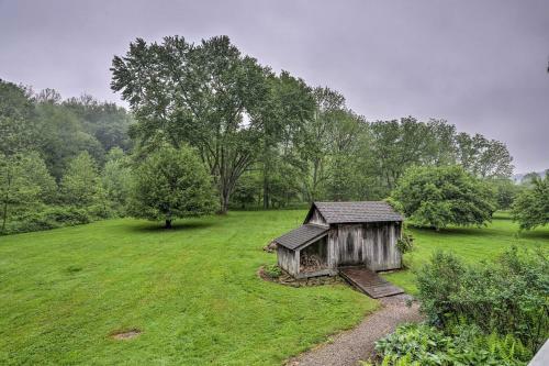 Timeless Winesburg House With Private Balcony
