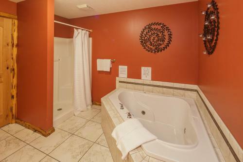 Posada Sojourner's Lodge & Log Cabin Suites