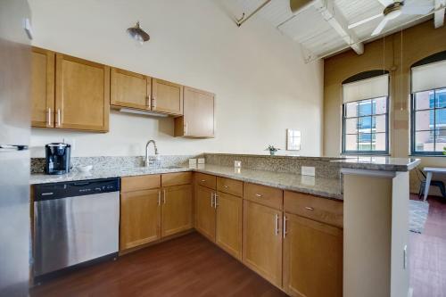 Apartamento Frontdesk I Sycamore Place Apts Downtown Cincinnati