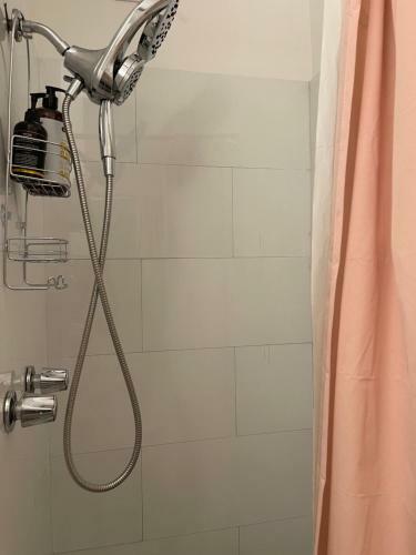 Luxury 1 Bedroom ,california King Apt Clifton Area