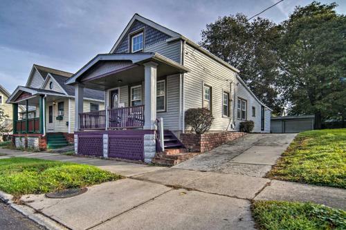 Charming Cleveland Home About 3 Mi To Lake Erie!