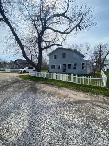 Cozy 5br Direct Lake Access Minutes From The Strip