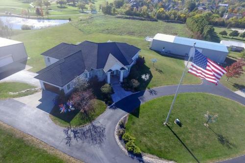 Villa Executive Home On Acreage And On A Golf Course.