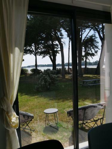 Villa Les Pieds Dans L'eau � Larmor Baden, Maison Za� Za�
