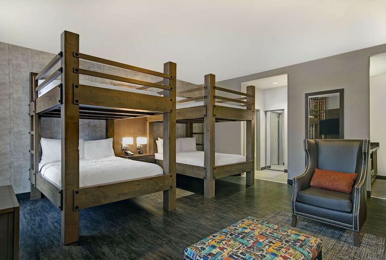 Hotel Hampton Inn And Suites Austin University Capitol