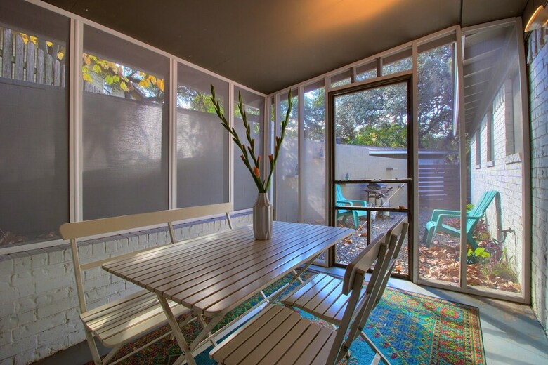 Travis Heights Modern I