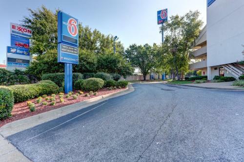 Motel 6 Memphis Downtown