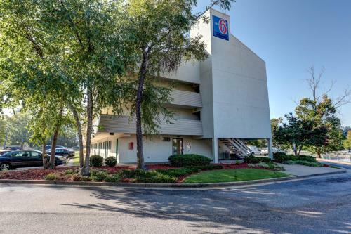 Motel 6 Memphis Downtown