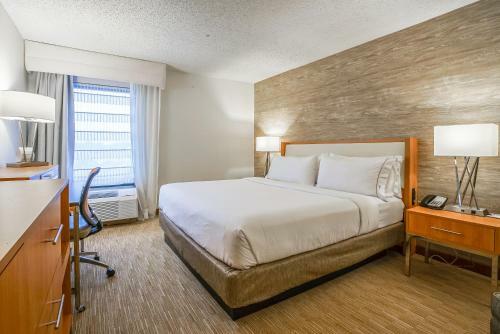 Hotel Express Inn