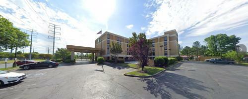 Hotel Express Inn