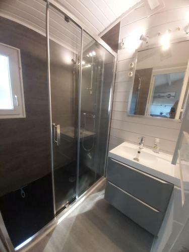 Chalet T3/clim/wifi/pkg/terrasse/15 Min Plages