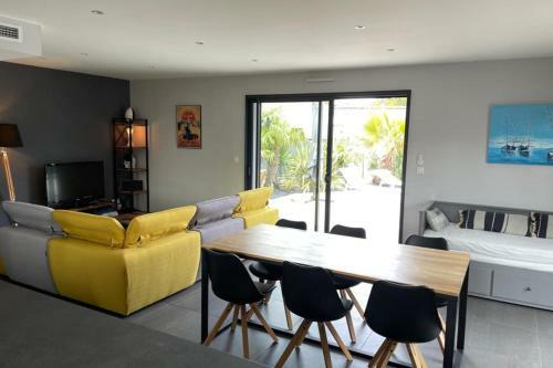 Apartamentos Nice House With Terrace Swimming Pool And Garden