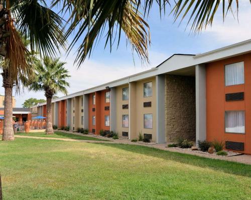 Hotel Rodeway Inn And Suites Austin