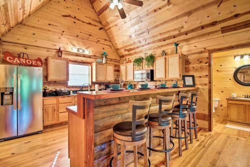 Broken Bow Cabin With Deck On Mountain Fork River!