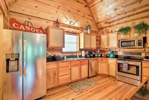Broken Bow Cabin With Deck On Mountain Fork River!