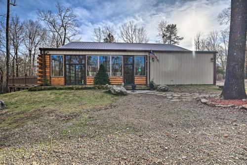 Hidden Oaks Cottage In Broken Bow, Pets Ok!