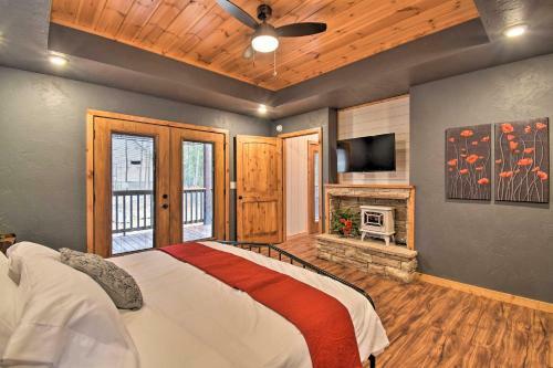 Modern Cabin With Spacious Deck, Bbq, And Pergola!