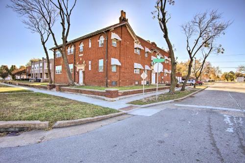 Central And Cozy Apartment About 1 Mi To Dtwn Enid!