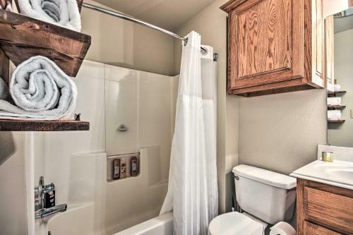 Eucha Townhome With Grill And Grand Lake Access!