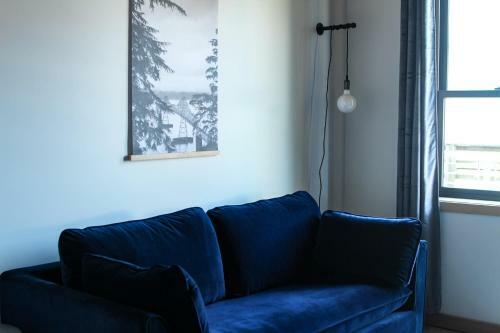 Bowline Hotel