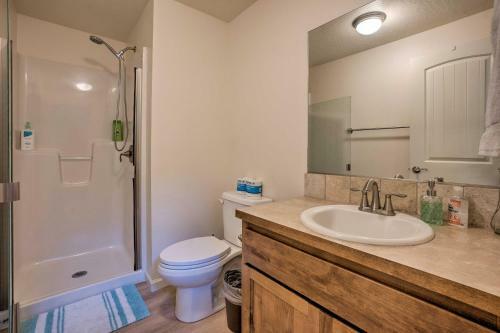 Spacious Bandon Getaway - 2 Blocks To Ocean!