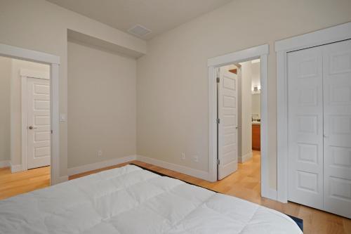 Dwell 30 Days Minimum Home