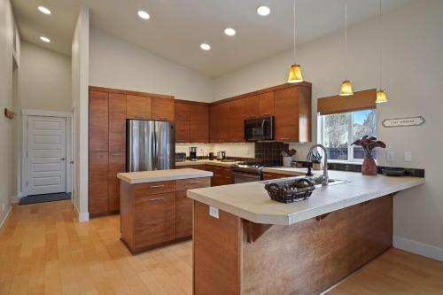 Dwell 30 Days Minimum Home