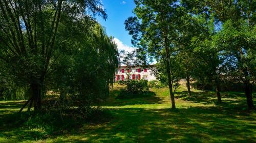 Stunning 8 Bedroom Villa In The Venise Verte